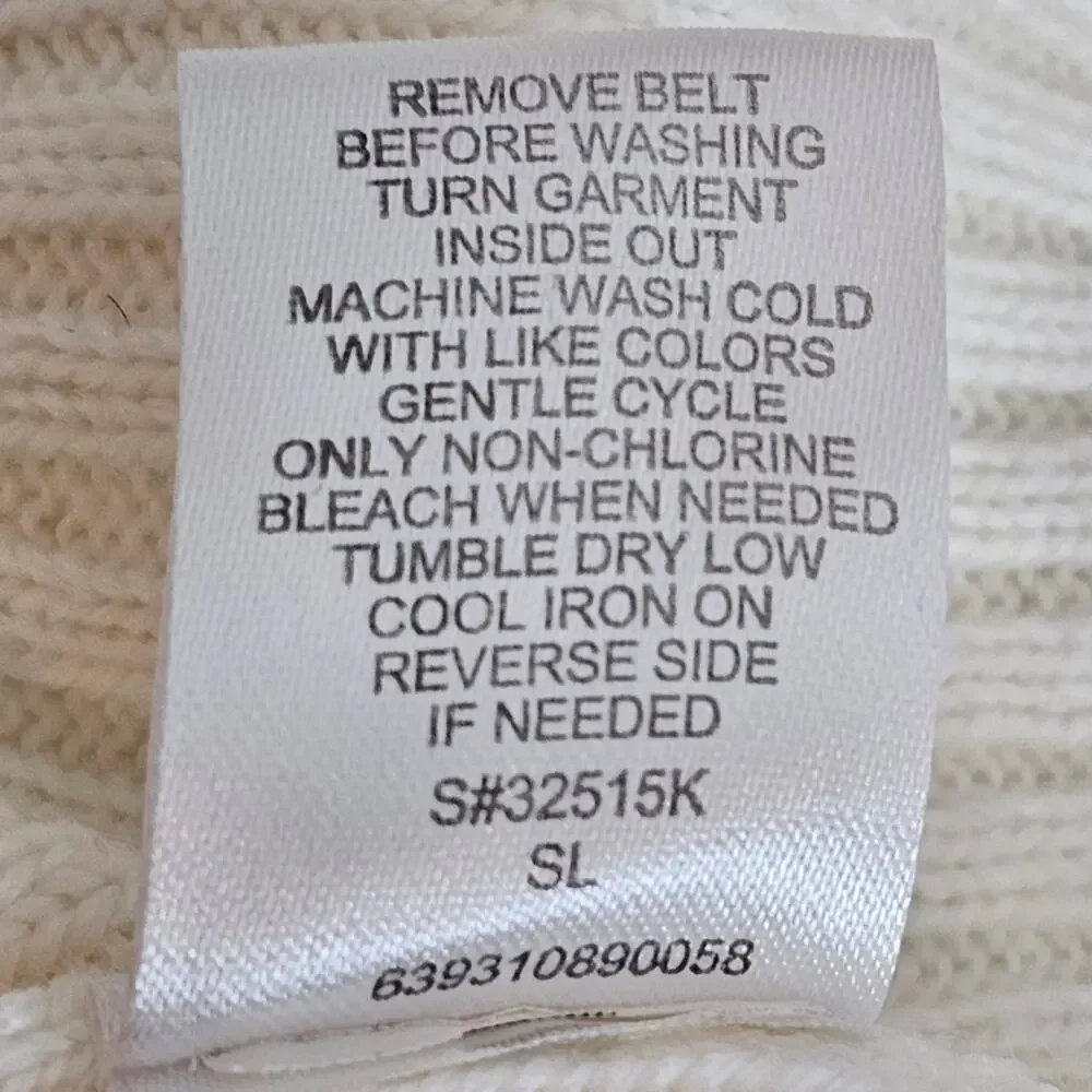 t/o Sweaters Turtleneck Short Sleeve Sweater White Accented with Gold Thread SML